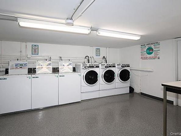 400 Fulton Street 14C, Farmingdale NY 11735