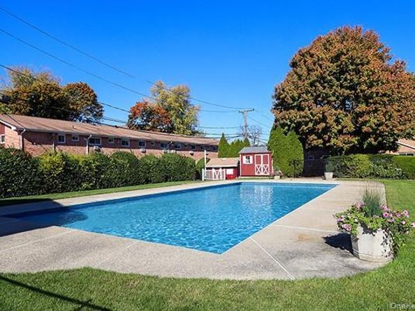 400 Fulton Street 14C, Farmingdale NY 11735