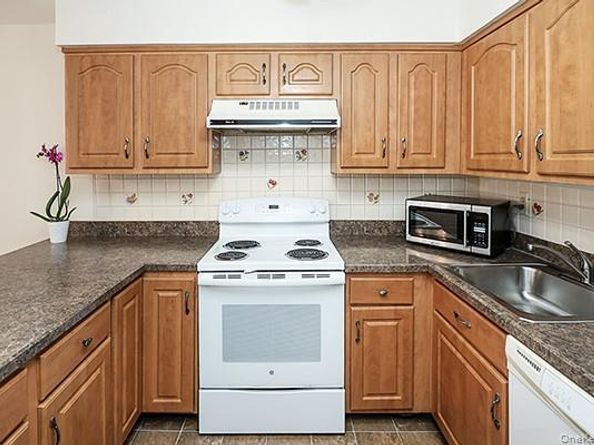 400 Fulton Street 14C, Farmingdale NY 11735