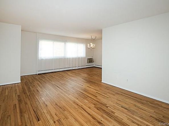 400 Fulton Street 14C, Farmingdale NY 11735