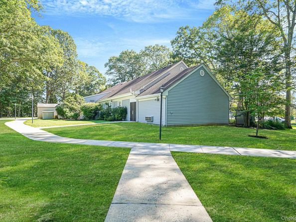 202 Belfast Lane, Ridge NY 11961