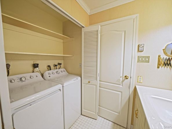 202 Belfast Lane, Ridge NY 11961