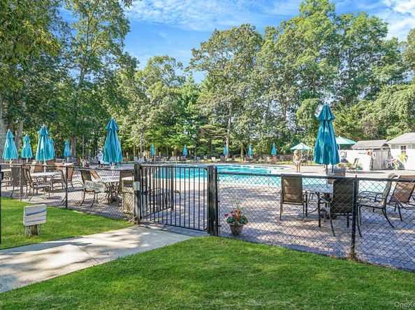 202 Belfast Lane, Ridge NY 11961