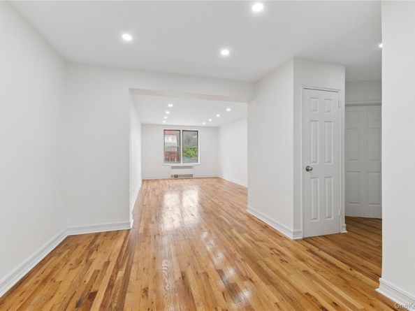 67-30 Clyde Street 2C, Forest Hills NY 11375