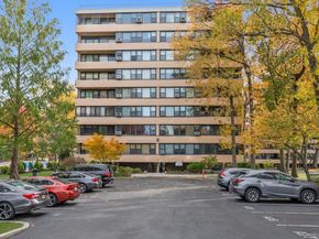 10-21 162 Street 3A, Beechhurst NY 11357