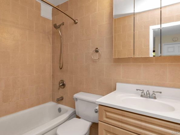 10-21 162 Street 3A, Beechhurst NY 11357