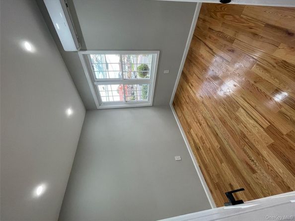 21739 114th Road, Cambria Heights NY 11411