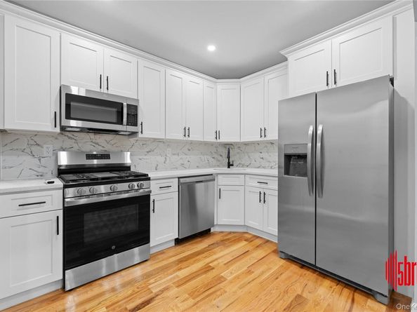 21739 114th Road, Cambria Heights NY 11411