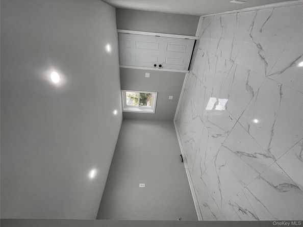 21739 114th Road, Cambria Heights NY 11411