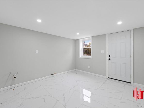 21739 114th Road, Cambria Heights NY 11411