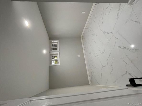 21739 114th Road, Cambria Heights NY 11411