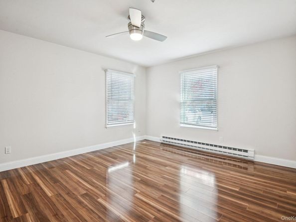 5 Fredricksburg Court, Coram NY 11727