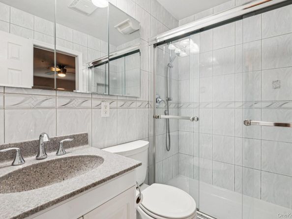 5 Fredricksburg Court, Coram NY 11727