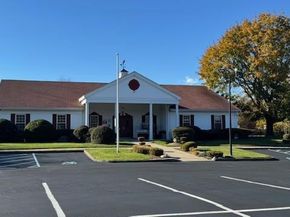 5 Fredricksburg Court, Coram NY 11727