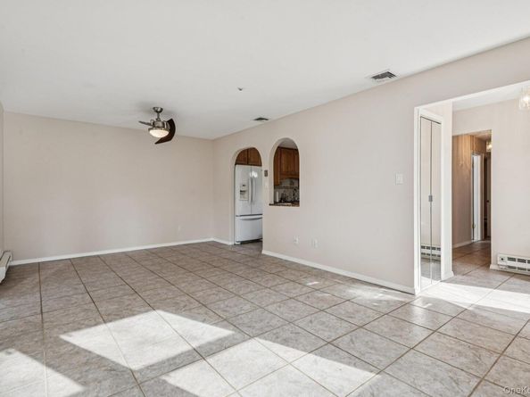 5 Fredricksburg Court, Coram NY 11727