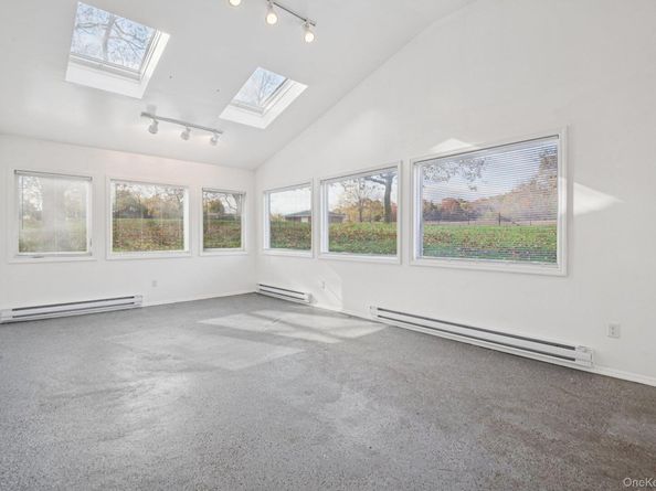 5 Fredricksburg Court, Coram NY 11727