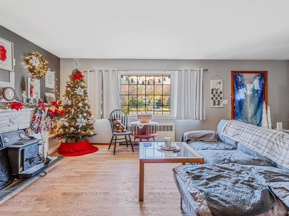 54 Landview Drive, Dix Hills NY 11746