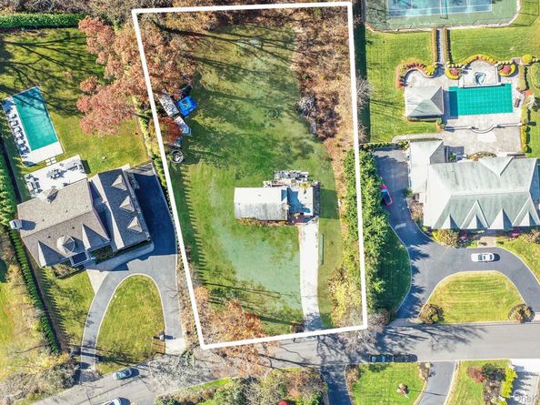 54 Landview Drive, Dix Hills NY 11746