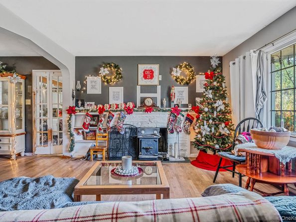 54 Landview Drive, Dix Hills NY 11746