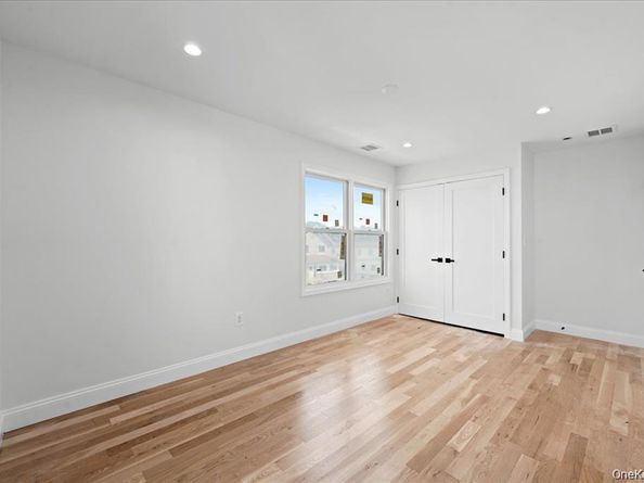 101 Thurton Place, Yonkers NY 10704