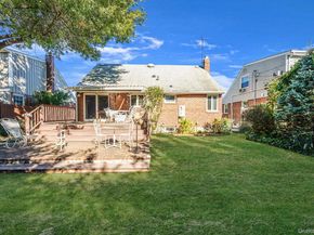 43 Shortridge Drive, Mineola NY 11501