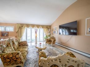 15 Jackie Drive, Westbury NY 11590