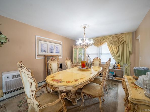 15 Jackie Drive, Westbury NY 11590