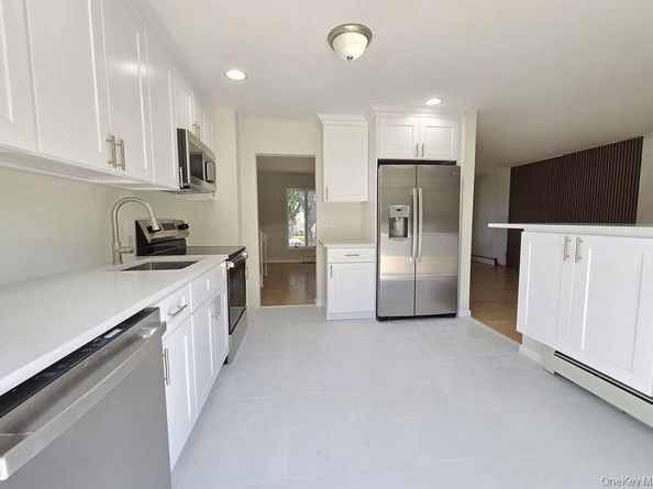 76 Skylark Drive, Holtsville NY 11742