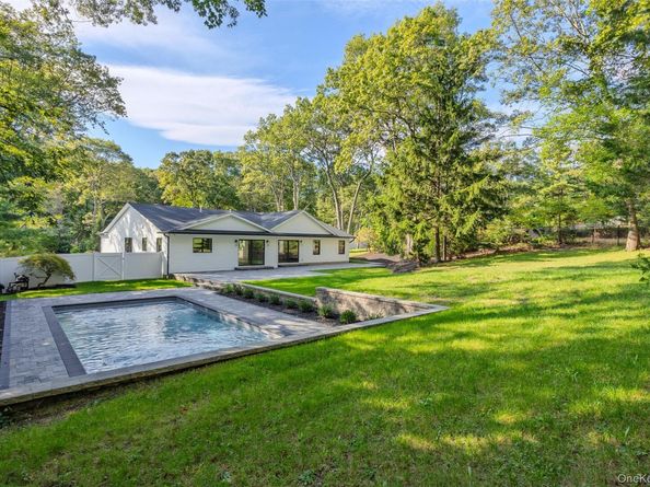 29 Seward Drive, Dix Hills NY 11746