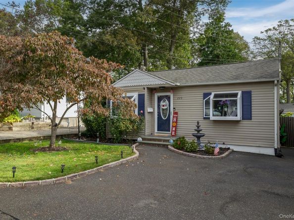 223 N 4th Street, Ronkonkoma NY 11779