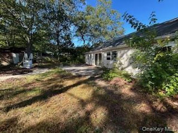 41 Winside Lane, Coram NY 11727