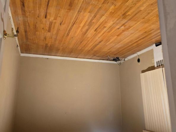 198-02 Pompeii Avenue 1 B, Hollis NY 11423