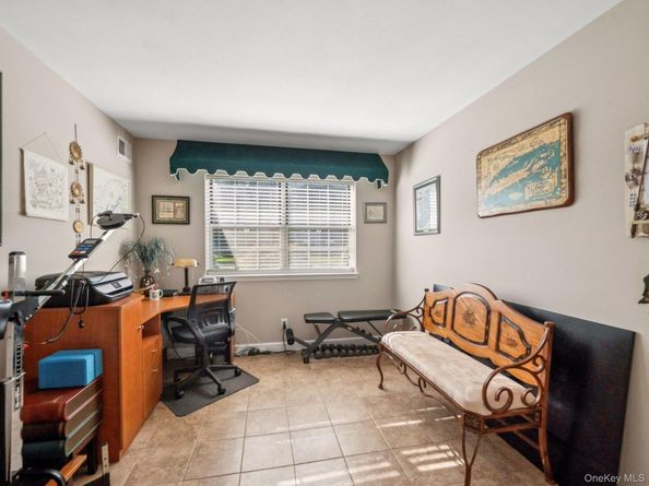 14 Huntingdale Way, Middle Island NY 11953