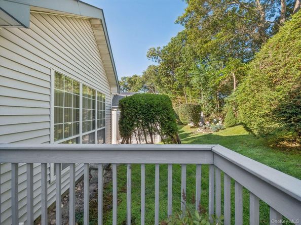 14 Huntingdale Way, Middle Island NY 11953