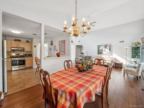 14 Huntingdale Way, Middle Island NY 11953