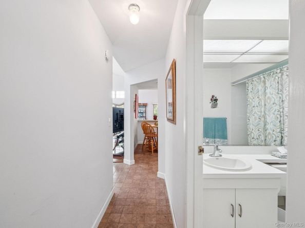 14 Huntingdale Way, Middle Island NY 11953