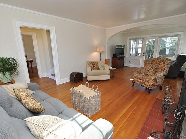 54 Lincoln Avenue, White Plains NY 10606