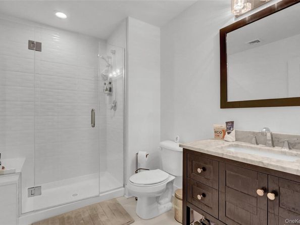 704 Breton Way 704, Glen Cove NY 11542
