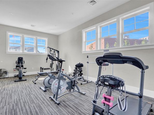 704 Breton Way 704, Glen Cove NY 11542