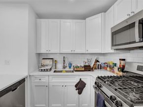 704 Breton Way 704, Glen Cove NY 11542