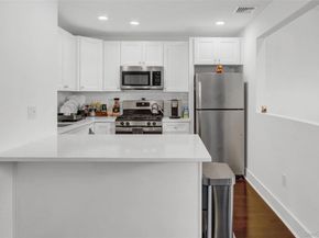 704 Breton Way 704, Glen Cove NY 11542
