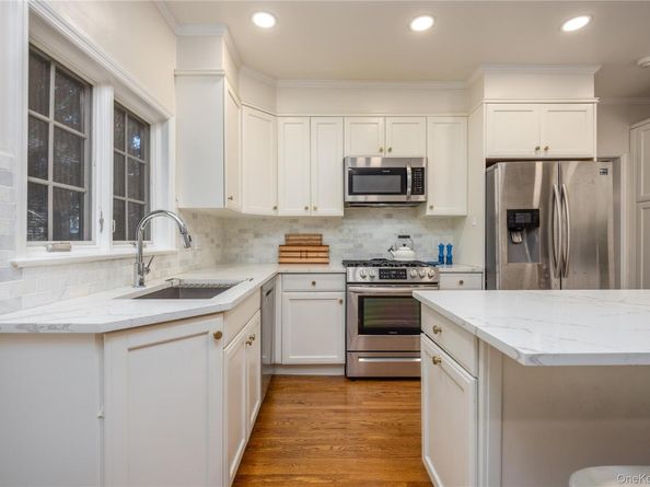 209 Pondfield Road W, Bronxville NY 10708