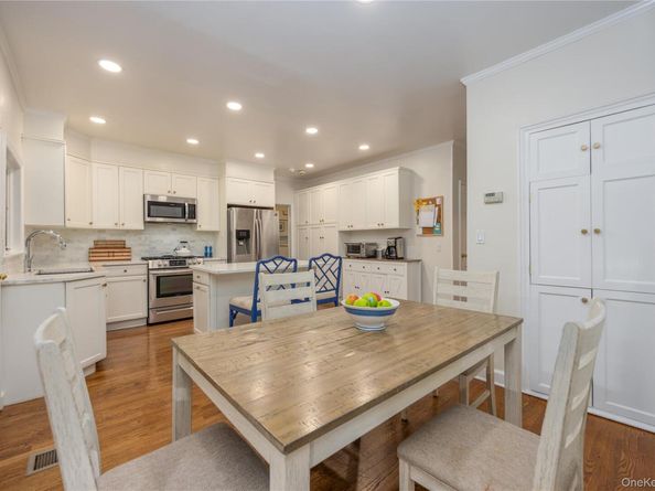 209 Pondfield Road W, Bronxville NY 10708