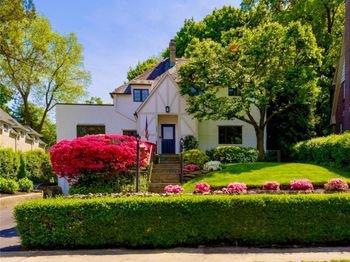 209 Pondfield Road W