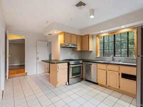 304 Kilburn Road S, Garden City NY 11530
