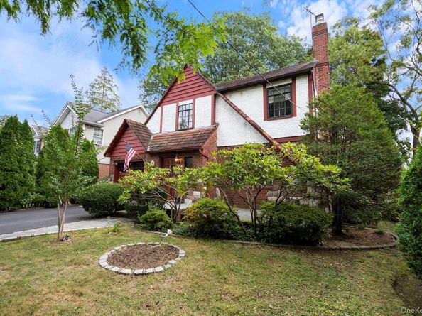 304 Kilburn Road S, Garden City NY 11530