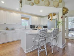 125 Sun Haven Drive, New Rochelle NY 10801