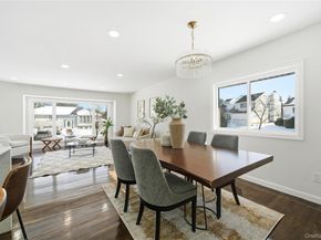 20 Briarwood Lane, Plainview NY 11803