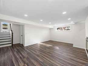 20 Briarwood Lane, Plainview NY 11803