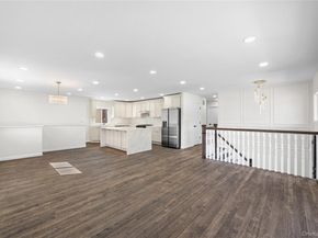 20 Briarwood Lane, Plainview NY 11803